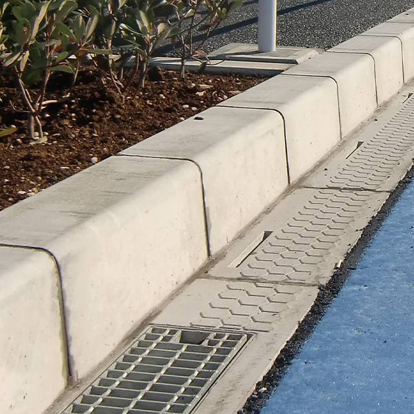 歩車道ブロック